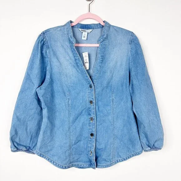 NWT White House Black Market 3/4 Sleeve Yankee Denim Shirt Crystal Light #A1718 - Picture 2 of 8